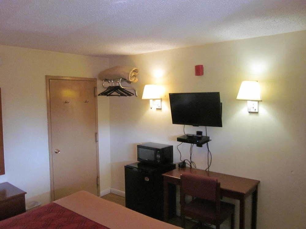 Econo Lodge Fort Lee Esterno foto